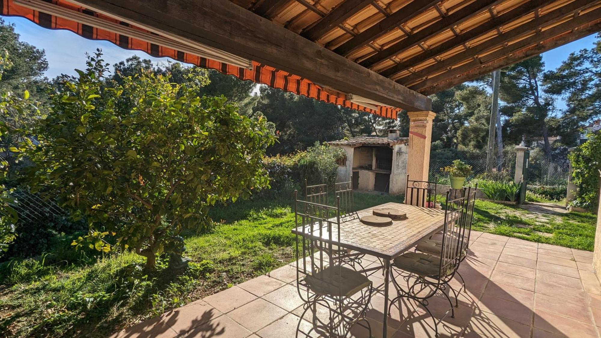 Maisonnette Kalis Calme Avec Climatisation Parking Jardin Cadre Campagne Plages A Pieds Бандол Екстериор снимка