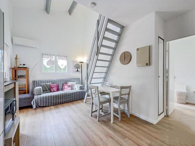 Maisonnette Kalis Calme Avec Climatisation Parking Jardin Cadre Campagne Plages A Pieds Бандол Екстериор снимка