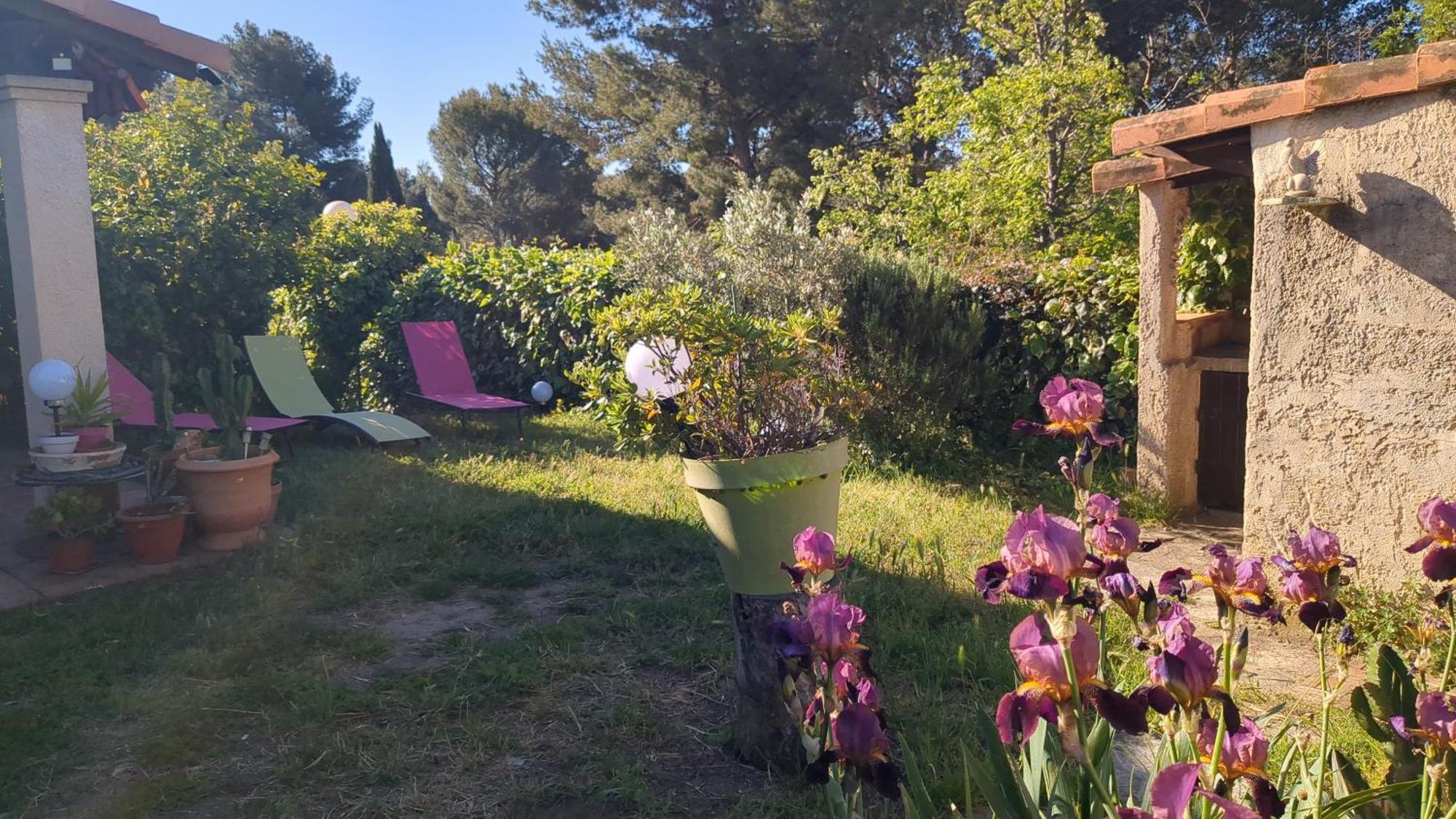 Maisonnette Kalis Calme Avec Climatisation Parking Jardin Cadre Campagne Plages A Pieds Бандол Екстериор снимка