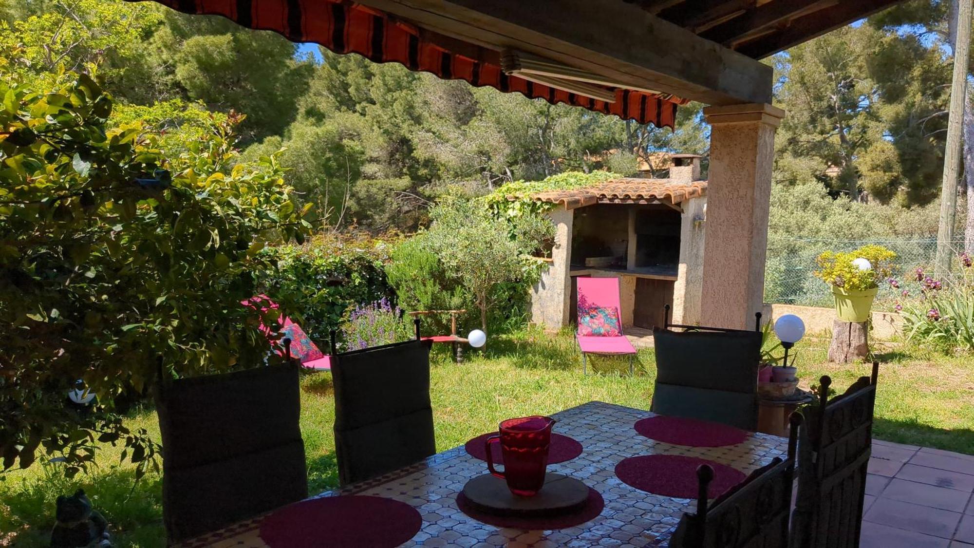 Maisonnette Kalis Calme Avec Climatisation Parking Jardin Cadre Campagne Plages A Pieds Бандол Екстериор снимка